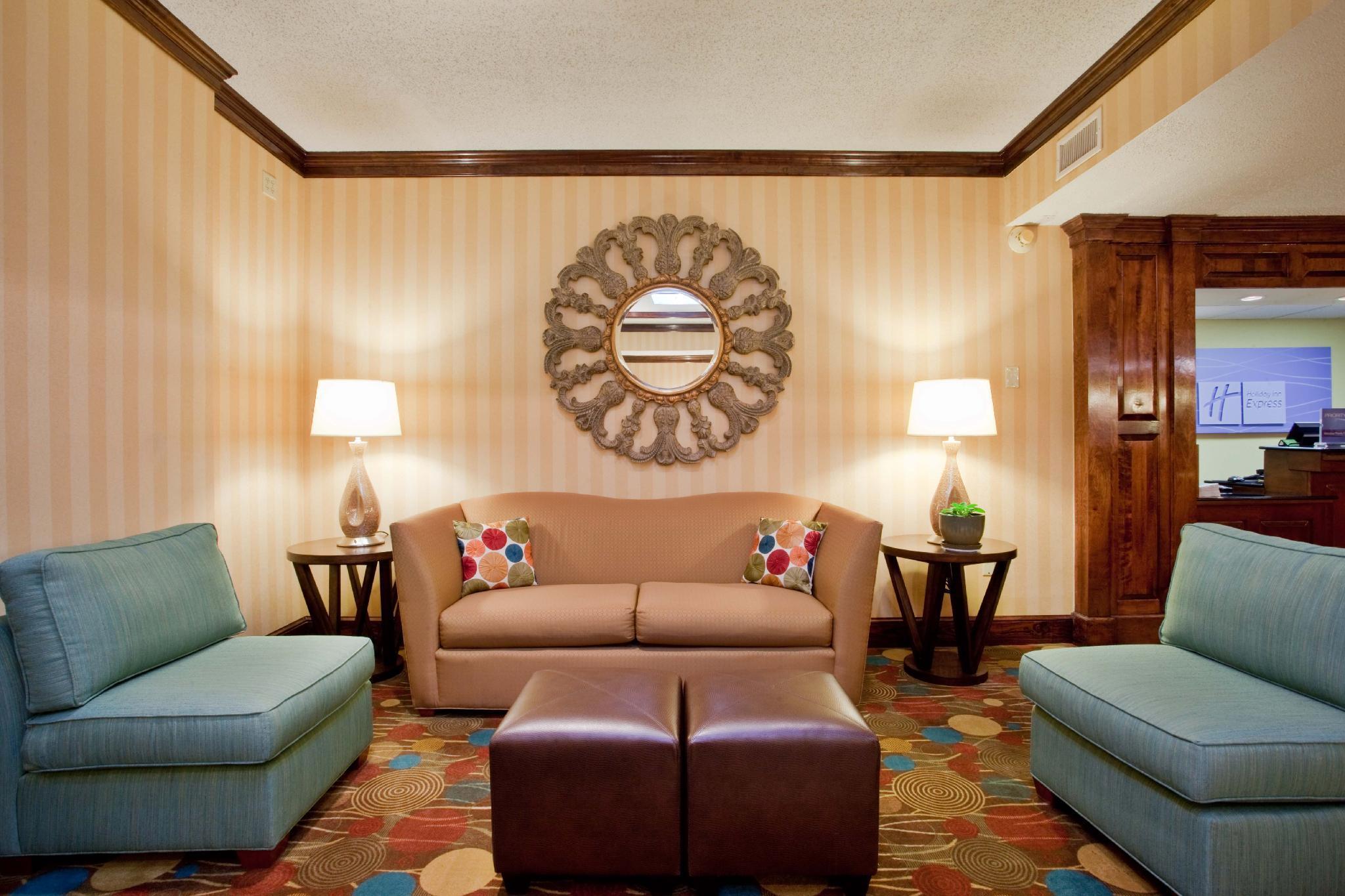 Holiday Inn Express Danville By Ihg Exterior foto
