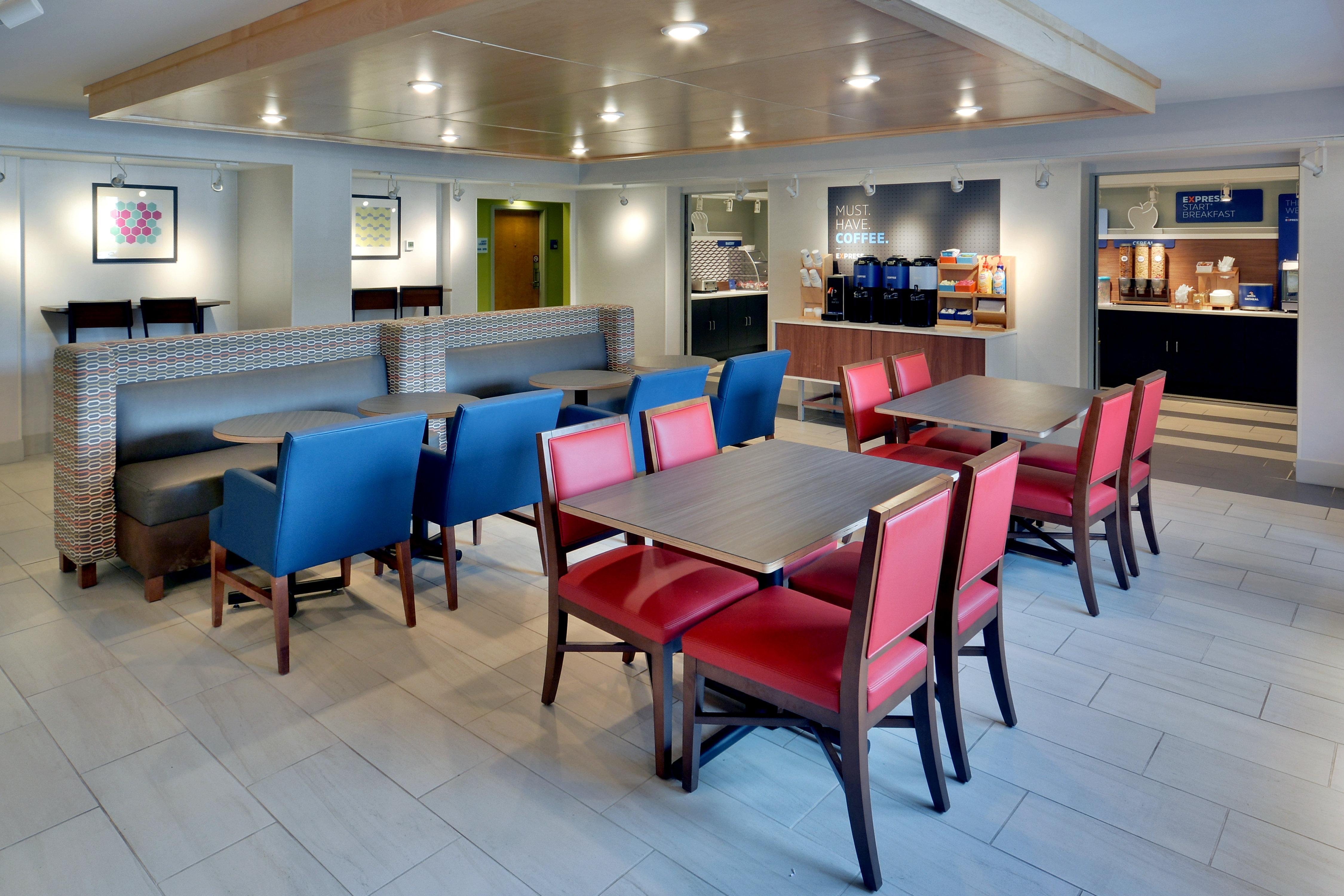 Holiday Inn Express Danville By Ihg Exterior foto