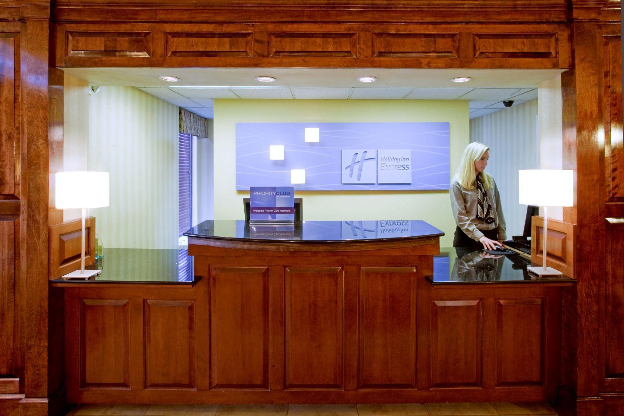 Holiday Inn Express Danville By Ihg Exterior foto