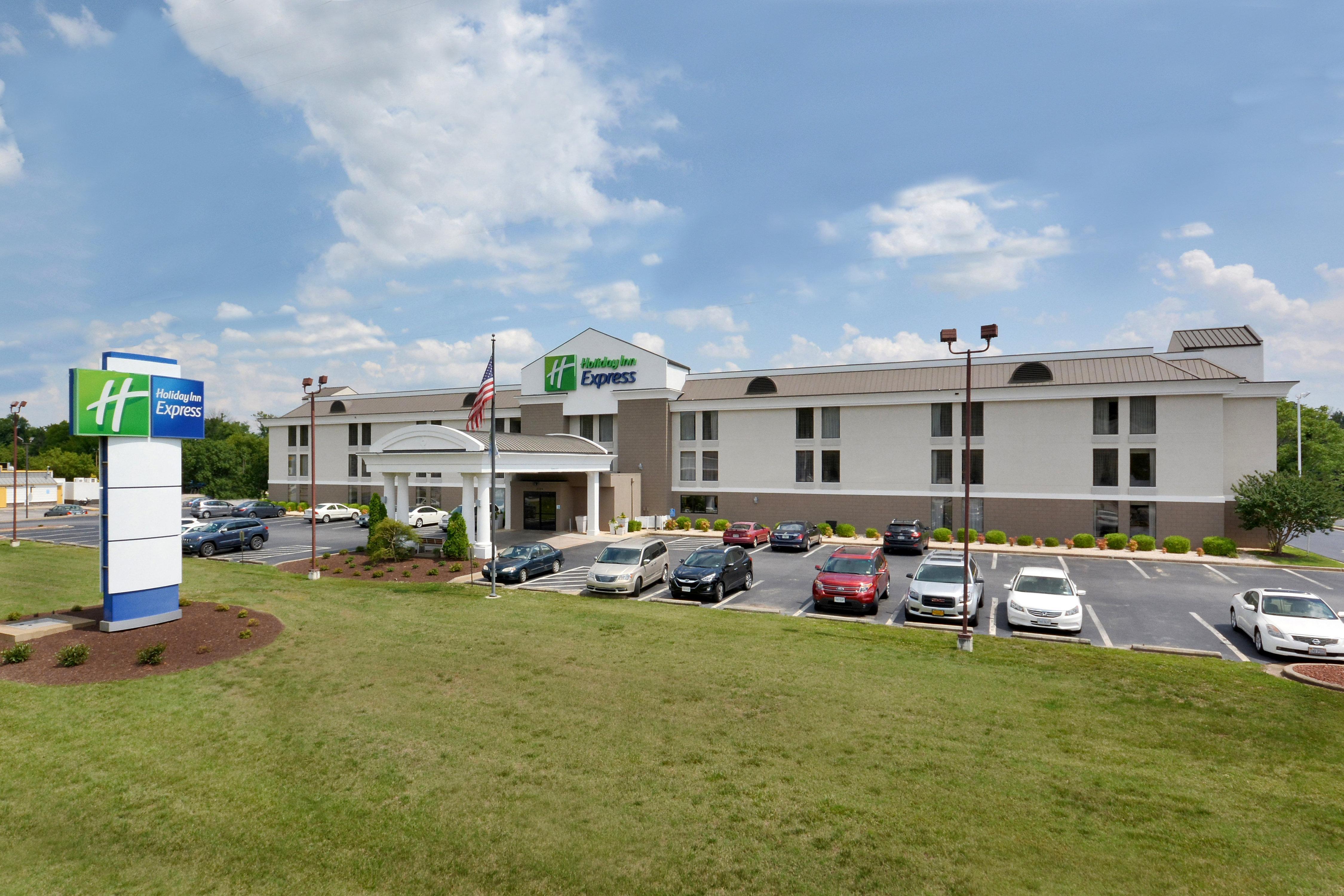 Holiday Inn Express Danville By Ihg Exterior foto
