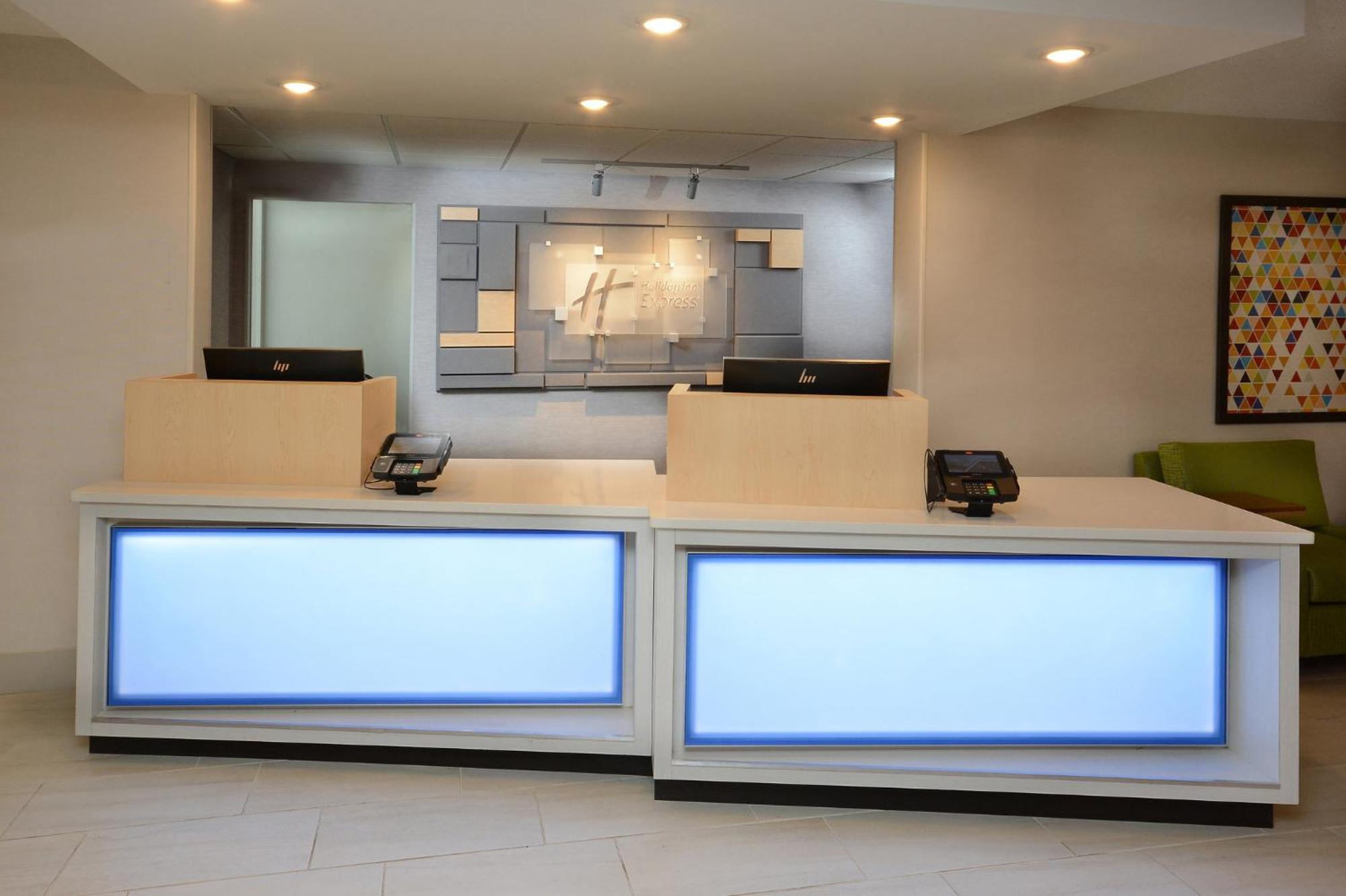 Holiday Inn Express Danville By Ihg Exterior foto