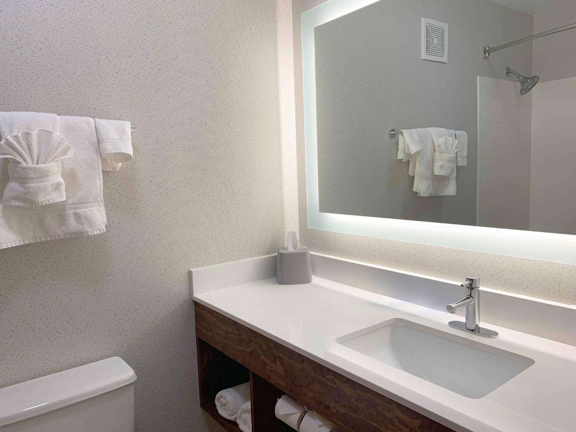 Holiday Inn Express Danville By Ihg Exterior foto