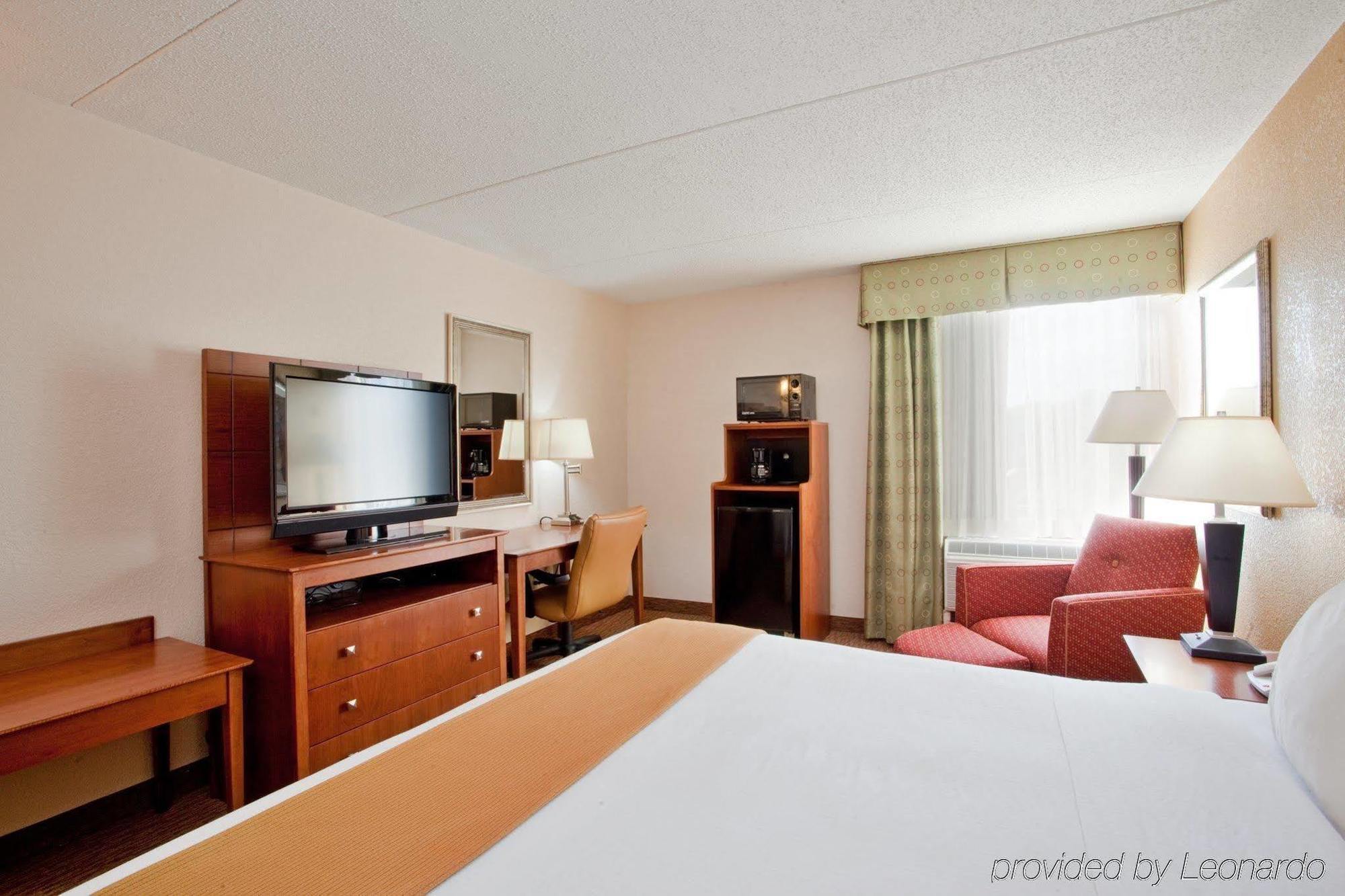Holiday Inn Express Danville By Ihg Exterior foto