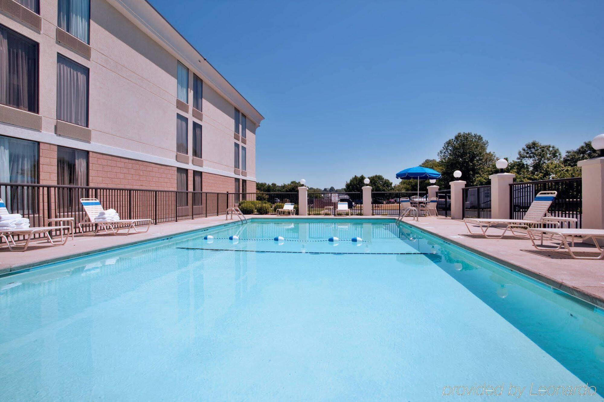 Holiday Inn Express Danville By Ihg Exterior foto